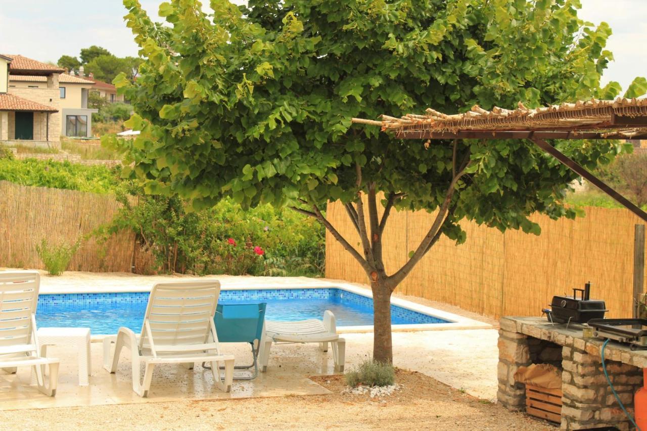 Apartman Robi Nova Vas  Dış mekan fotoğraf